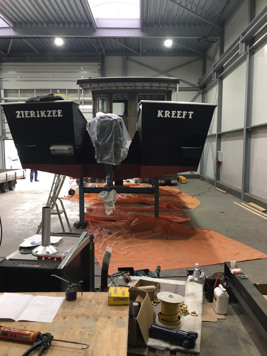 LuytGroep's tweet photo. De "Kreeft" is gearriveerd in Zeeland. LUYT levert 11 meter lange ZZ15 van Kreeftenvisserij Schot BV af voor inbouw en schilderwerk. #shipbuilding #aluminum #fishing #workboat #lobster #scheepsbouw #visserij #werkboot #kreeft #zierikzee https://t.co/yDjtyjHEy9