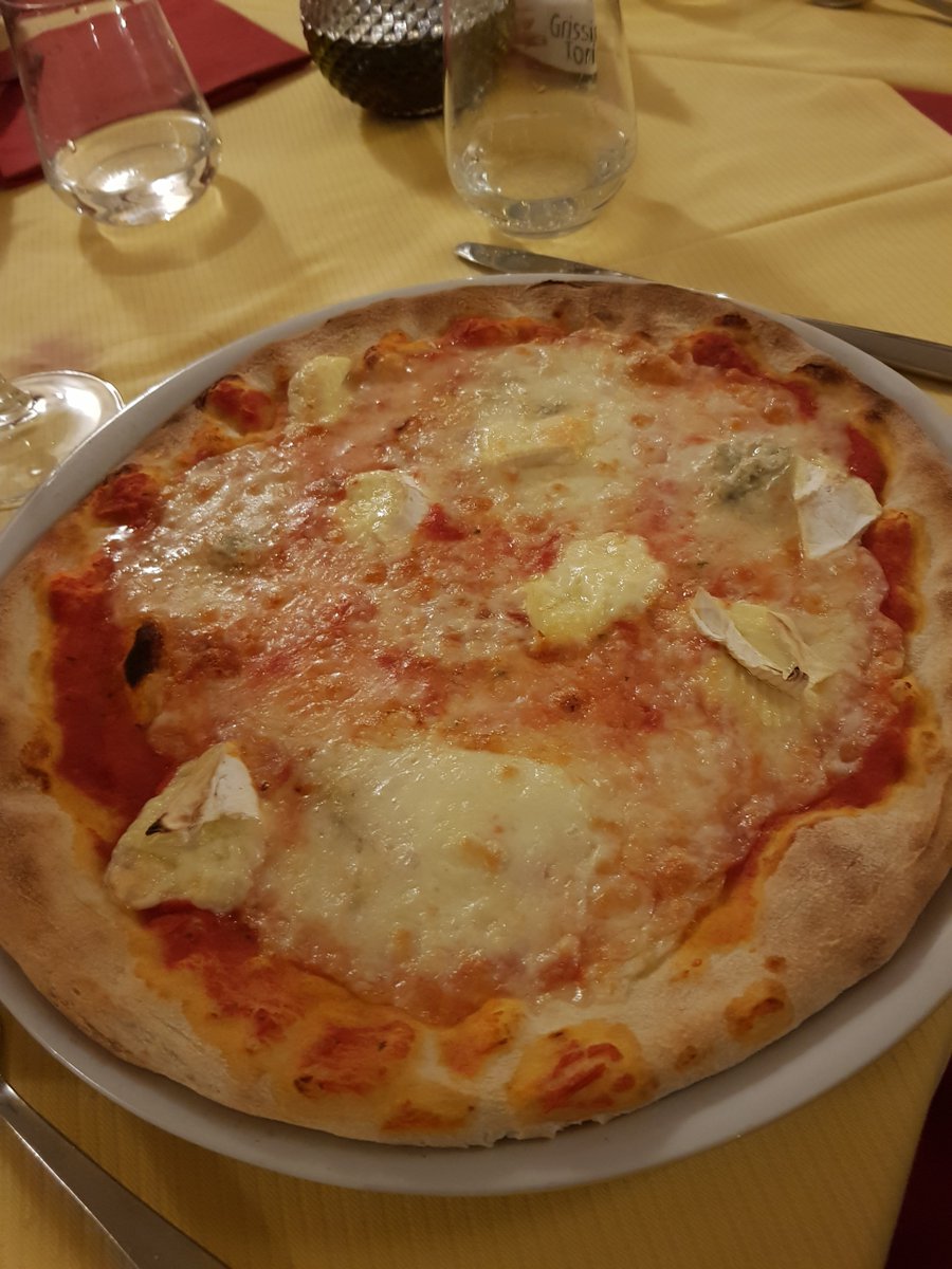 Pizza night with students <a href="/stkathsschool/">St Katherine's</a> was delicious! Excellent restaurant Barbasel in Sestriere <a href="/321ski/">321ski</a> 

Yum!
 ristoranteilbarbasel.it