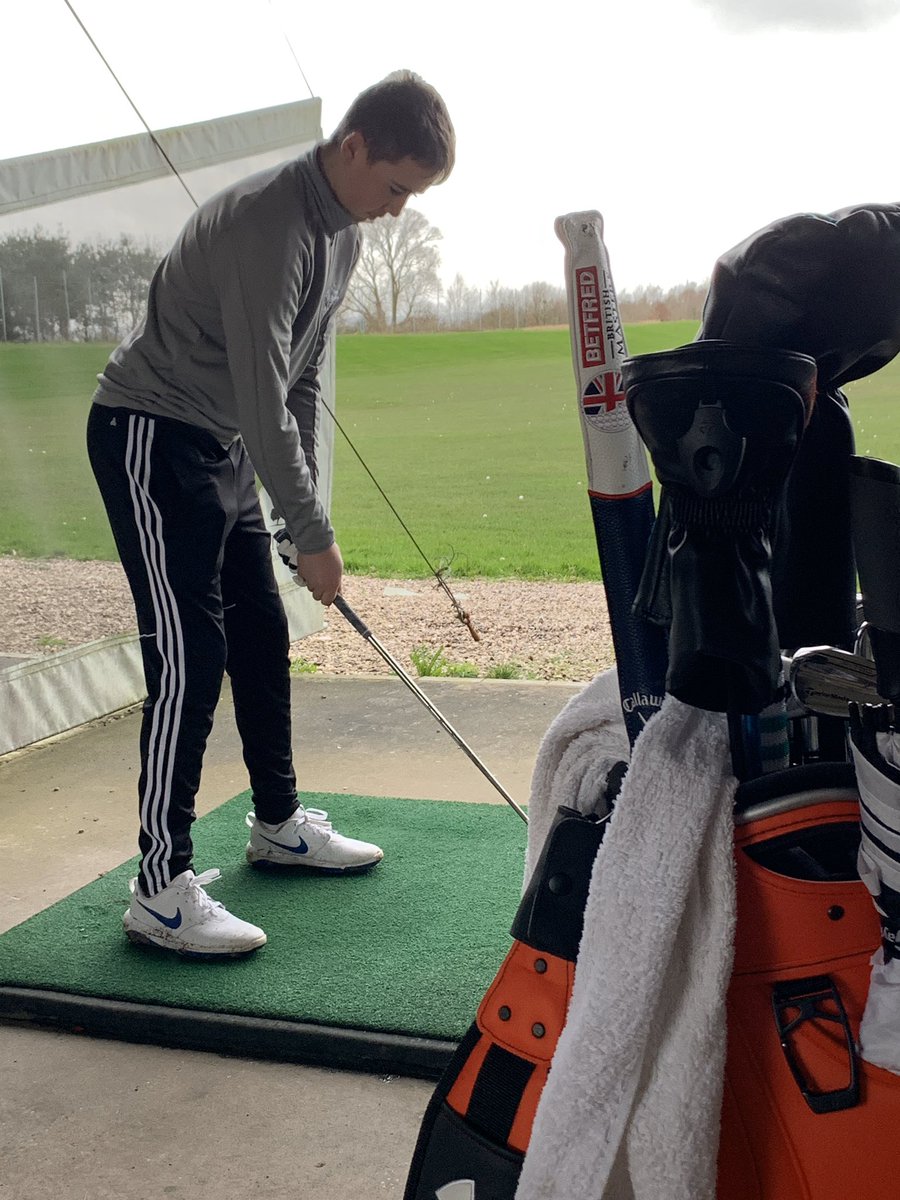 After 6 LONG weeks after breaking my hand 🤚 I’m finally back to my golf and after thinking it would effect my game it turns out all is well and feeling confident going into this season #JOGolf #ImBack #Fixed #juniorgolf <a href="/BdgcJuniors/">Beau Desert Juniors ⛳</a> <a href="/TheChaseGolf/">The Chase Golf Club</a> <a href="/golfguidehq/">The Golf Guide</a> <a href="/Golforganiser/">JuniorEuropeanOpen</a>