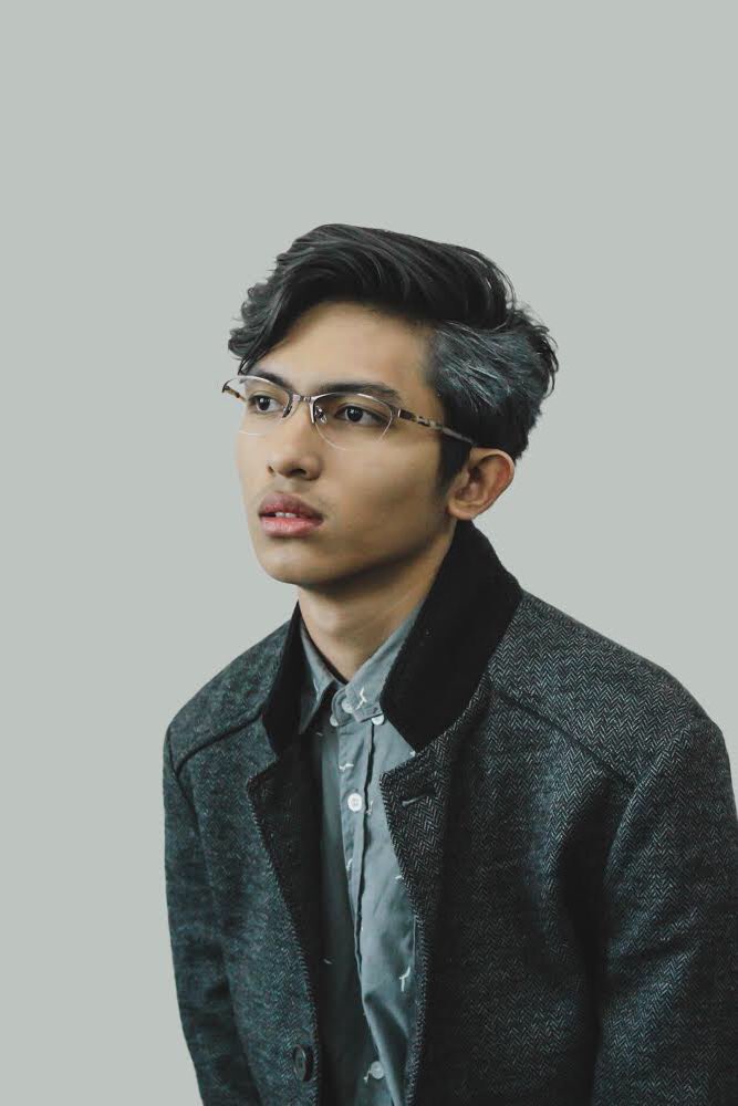 dave_asugas's tweet photo. I'm Dave Asugas, playing the role of MR. MILES AGUILA

Find out more through reserving tickets here: https://t.co/6JEdgh0SYs
Show dates are as scheduled:

Feb 26 - 10am and 2pm
Feb 27 - 10am and 2pm
Feb 28 - 10am and 2pm &amp; Outsiders Allowed

#DSDRT
#PAS1920
#PerformingArtsStrand https://t.co/voGQYIG156