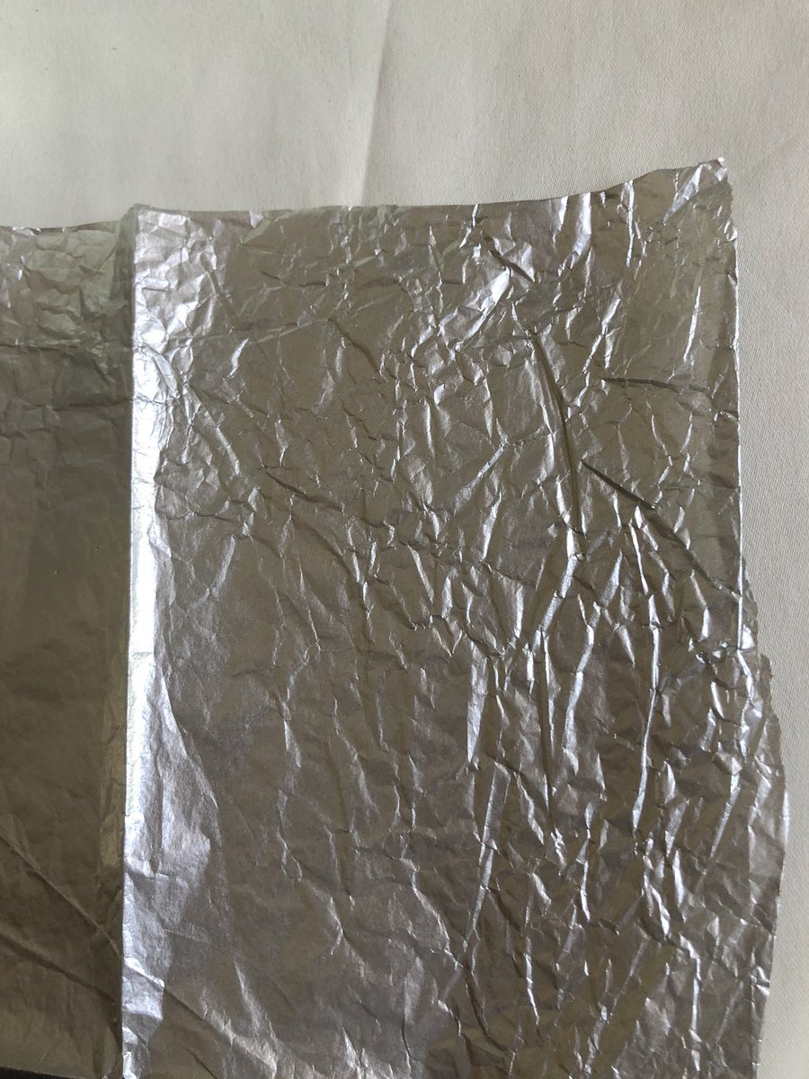 Bealsi's tweet photo. #tipsdeBea
Necesitas papel de seda para un regalo y está arrugado o usado??
Mójalo con agua en el grifo suavemente o en spray si tienes. Plancha a temperatura media con mucho cuidado. Y listo ✅🤓 papel nuevo. #trabajodelicado pero funciona. No tienes q gastar más dinero. 👇🏼 https://t.co/l2XpWDHo4d