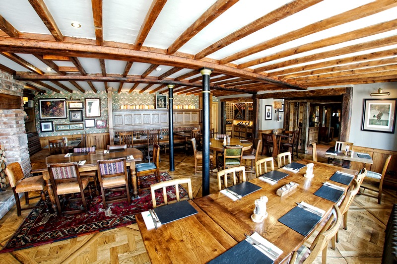 Score major points this #MothersDay and treat her to a delicious meal at The Pheasant Inn 💞 Bookings are filling up fast, so don't miss out! See our Mother's Day menu and book here bit.ly/2SNi4A4