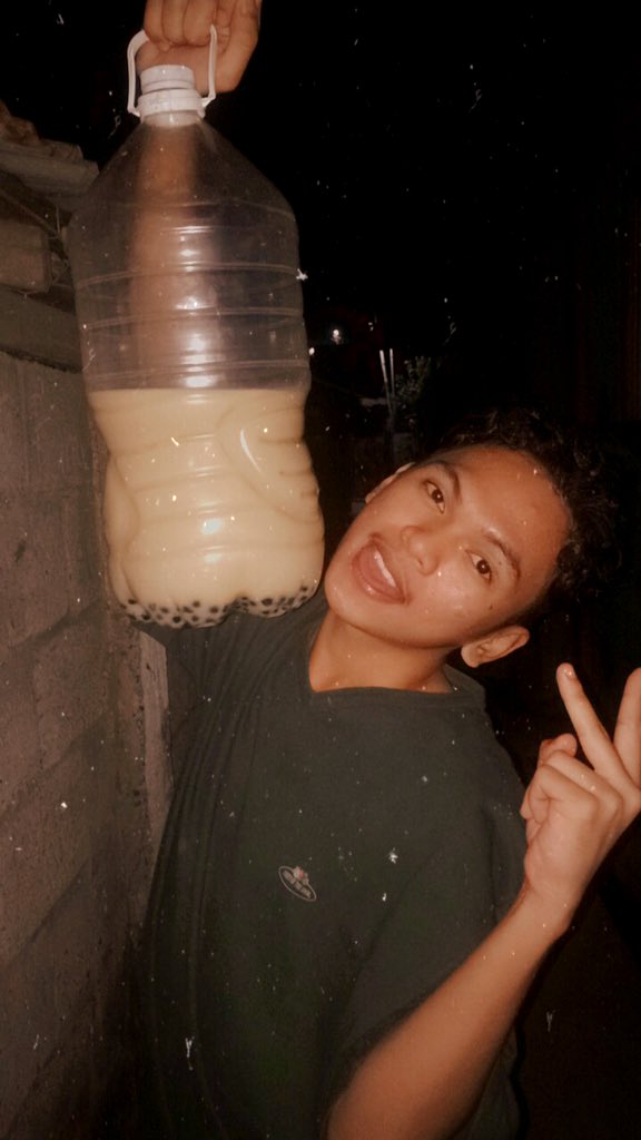 janmanahan2's tweet photo. Milktea or me?!😜 https://t.co/HJ9IeQqmkz