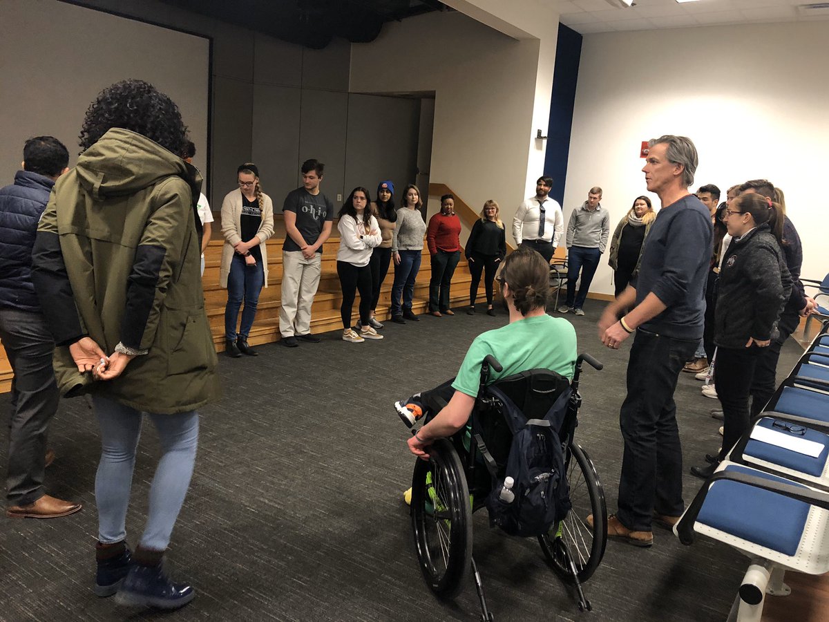 OhioStateBRAIN's tweet photo. Our students, participants, and faculty had a great time learning (and laughing) about how the works of Shakespeare can influence wellness in our lives centuries later! Our next #NeuroNights will be March 19th focusing on Social Wellness! @OhioStateCBI @OSUWexMed https://t.co/VHwzbE1REL