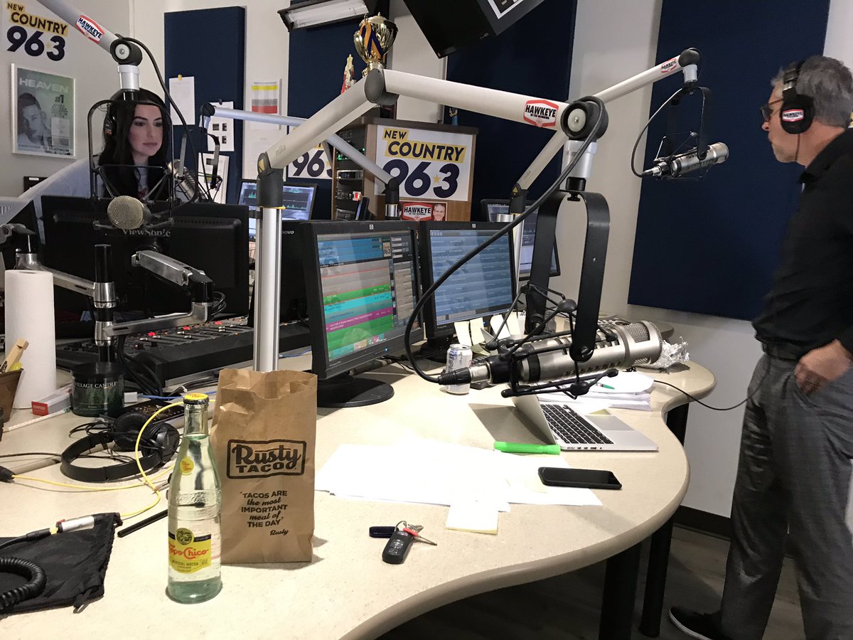 sstewartPR's tweet photo. Kicked off the day by sharing some #RustyTaco Breakfast Tacos and @TopoChicoUSA with my friends @HawkeyeOnAir and @theconnectedk at @963kscs to celebrate #NationalMargaritaDay!
Head to Rusty Taco to try the all-new #Toporita this weekend! https://t.co/gkHwzOfuRM