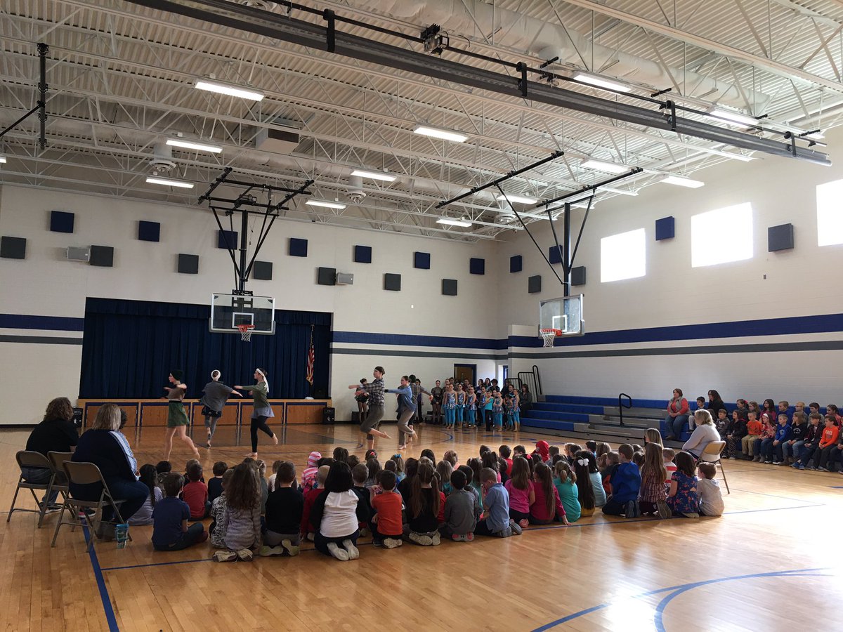 CounselingJess's tweet photo. What a nice treat to have Lisa’s School or Performing Arts with us today! 
#WCPSSuccess
#WCPSSupt https://t.co/YMDy4pkrmx