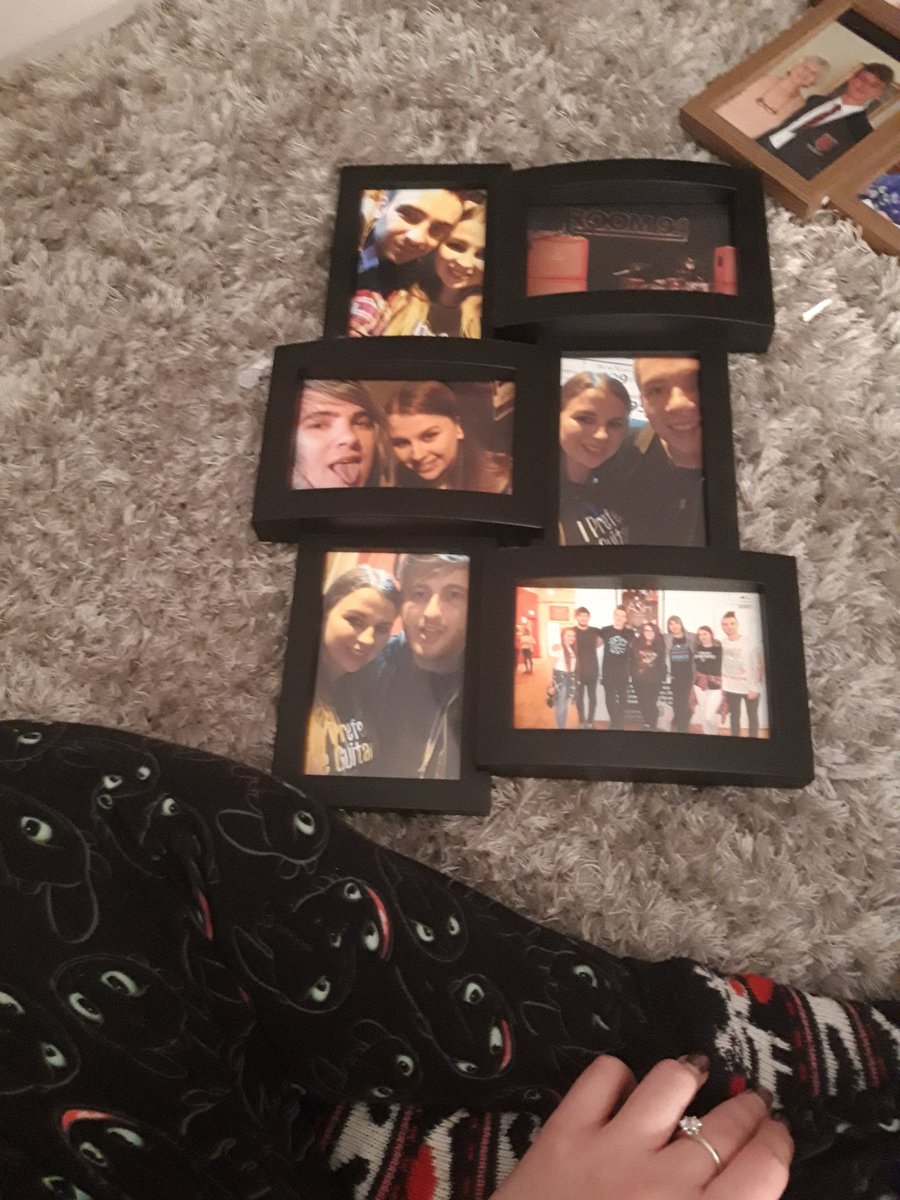 _Aimeee94's tweet photo. @Kathryn_Orr95 look what I found under my bed, need to get this back up on the wall 🙈 https://t.co/tO7EctWo6v