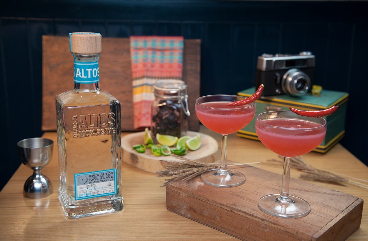 Looking to spice up your weekend? Celebrate #NationalMargaritaDay tomorrow with an @AltosTequila Hibiscus Margarita 🍸Find out how to make one here: bit.ly/32hjvK0