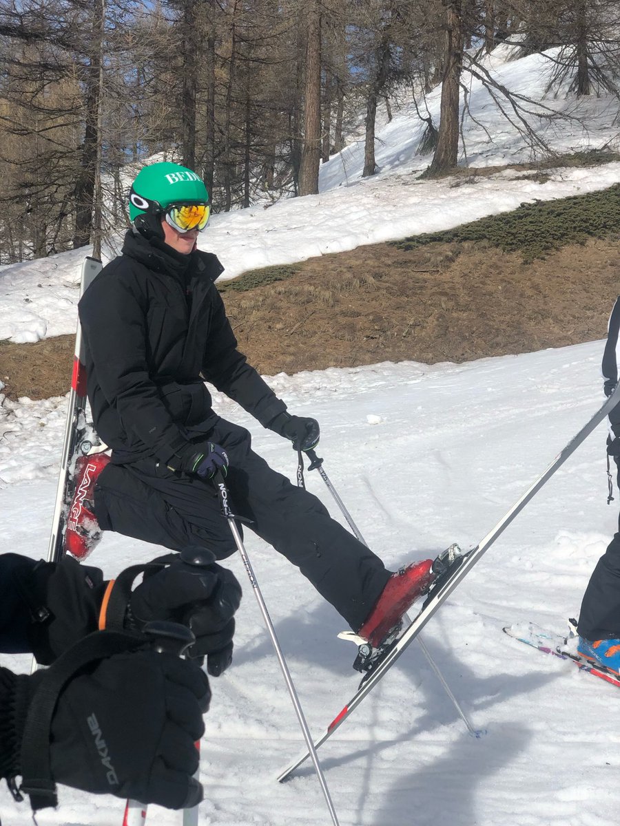 bedesski2020's tweet photo. Tom chilling in style ⁦@bedesnews⁩ https://t.co/aGoMajtuUu