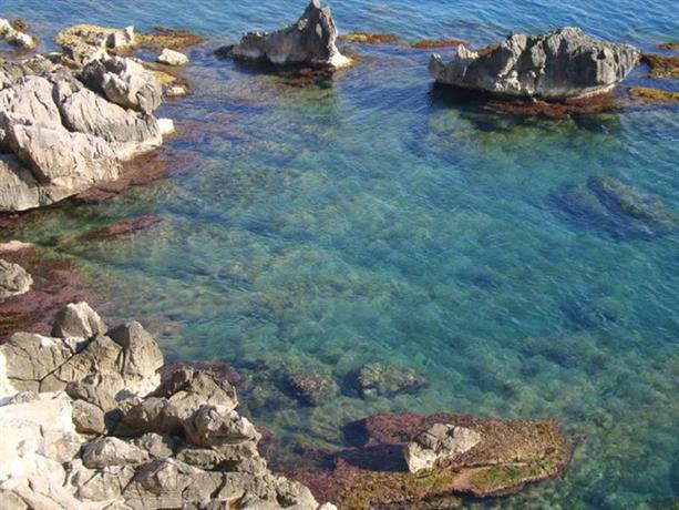 LuckyITHotels's tweet photo. Best Hotel #deals in #Cefalu #AlbachiaraApartments starting at EUR61.55 https://t.co/4elqnEW91c https://t.co/V8ZdcxTzRT