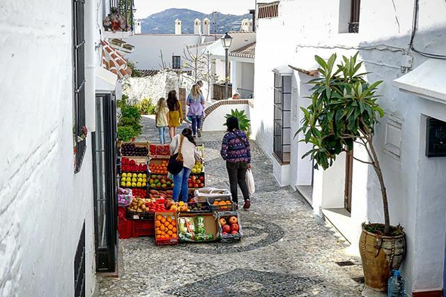 WillWalkerNNP's tweet photo. #frigiliana #streetstyle #streetphotography #HTers #HashTags #colorful #colors
#documentaryphotography #documentary #burnmagazine #everydayeverywhere #artphoto
#artphotography #amazing #art #artistic #bestphoto #cool #instaphoto #instapic #instashot
#… https://t.co/6XTrvYgzAM https://t.co/GlhezboPiK