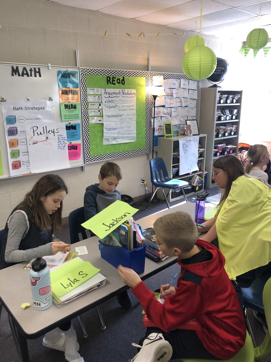 mperkinsPLS's tweet photo. Junior Achievement in action! Learning about resources, innovations, and entrepreneurship!@GrainwoodPLS https://t.co/dcwxXzYgd4