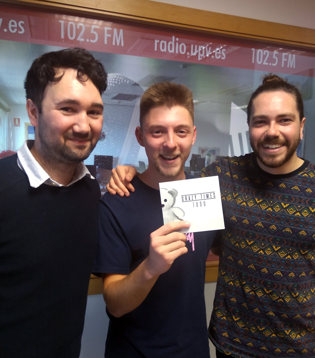 UPVPodcast's tweet photo. Esta semana #música y #poesía en @UpvMayday. Pablo y Carles son de #CrazyTimes y te hablan de su música, trayectoria, próximos conciertos, anécdotas y más. Y en la segunda parte, Darío Peinado te presenta su último libro, "Pulso acompasado" ¡Dale al play! https://t.co/aFNRSodo5r https://t.co/x2Kx9oqHpS