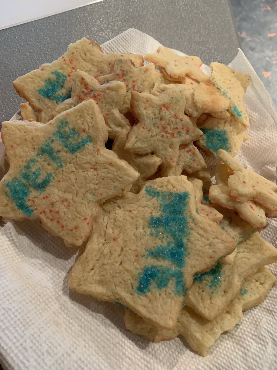 courthans13's tweet photo. You know you have the best BFF when they mail you cookies with the name of your candidate in sprinkles! ❤️ https://t.co/EJaQgWQpti