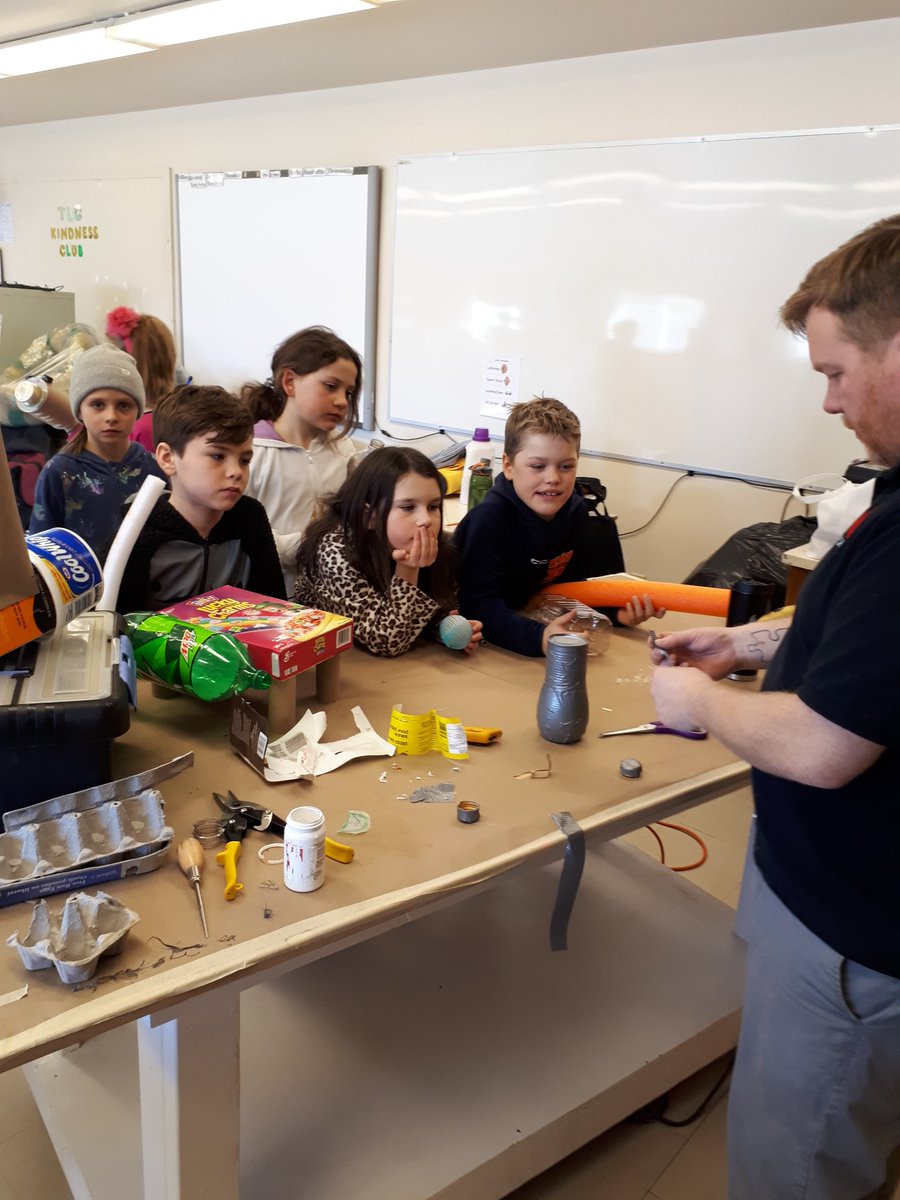WindsorForks's tweet photo. WFDS Mermaid Theatre Puppetry workshop with grade 3 https://t.co/pW0s1UxDNa