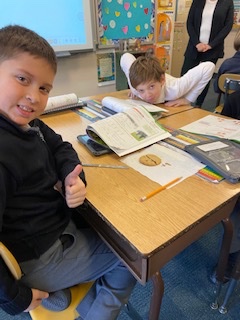 ancillaemath's tweet photo. @AncillaeAssumpt
Third graders used cookies to learn about fractions greater than a whole. They ended up with 48/8, which they learned was equal to 6 whole cookies. 🍪 https://t.co/mWhmsiJkSt