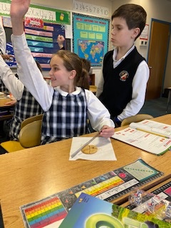ancillaemath's tweet photo. @AncillaeAssumpt
Third graders used cookies to learn about fractions greater than a whole. They ended up with 48/8, which they learned was equal to 6 whole cookies. 🍪 https://t.co/mWhmsiJkSt