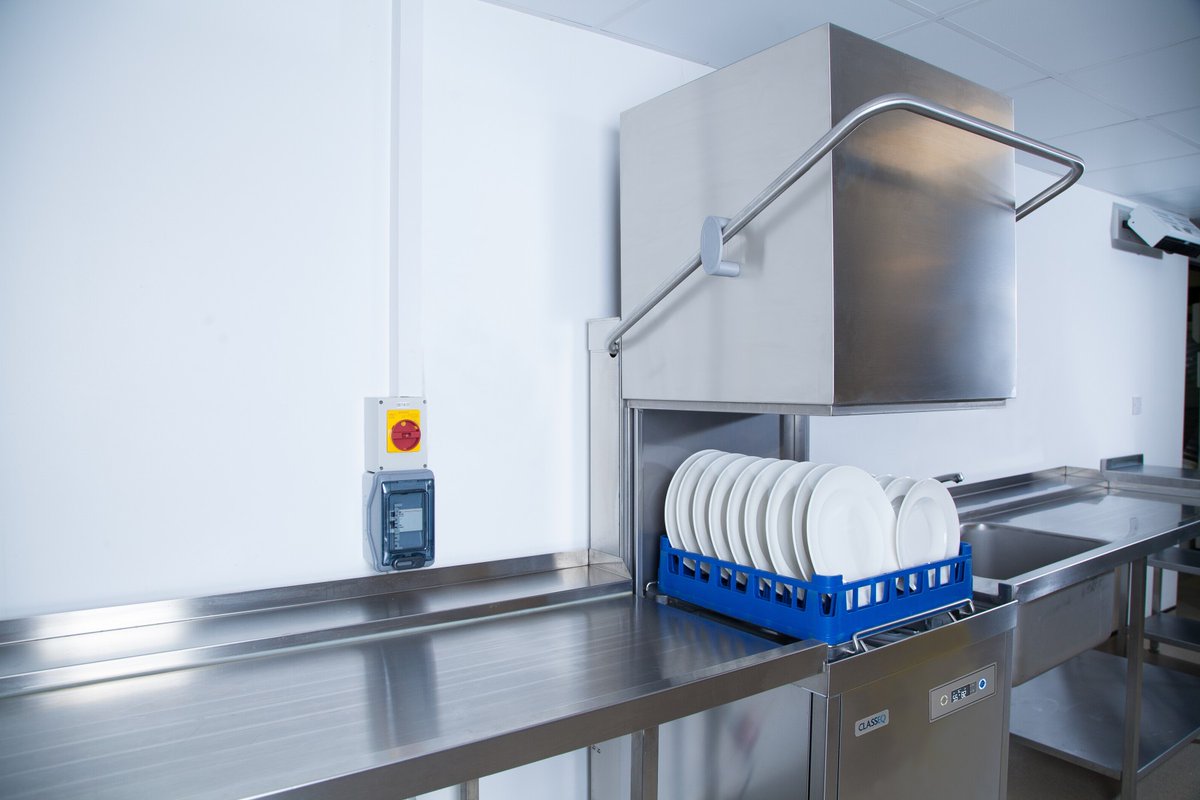 allianceonline's tweet photo. Sporting high powered machinery to cope with the high dish throughput of a busy kitchen, our range of @ClasseqUK warewashers are made for optimal efficiency: https://t.co/quO4W6bXSi

#Warewasher #Kitchen #Restaurant #Commercial #Catering #Professional #Hospitality #Dishwasher https://t.co/n6txYRKpsY