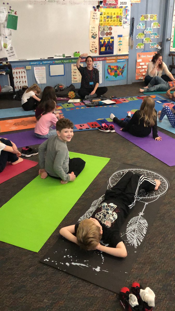 MrsFowlerFirst's tweet photo. A little yoga this morning on our last day before vacation! https://t.co/tWRpJsC3os