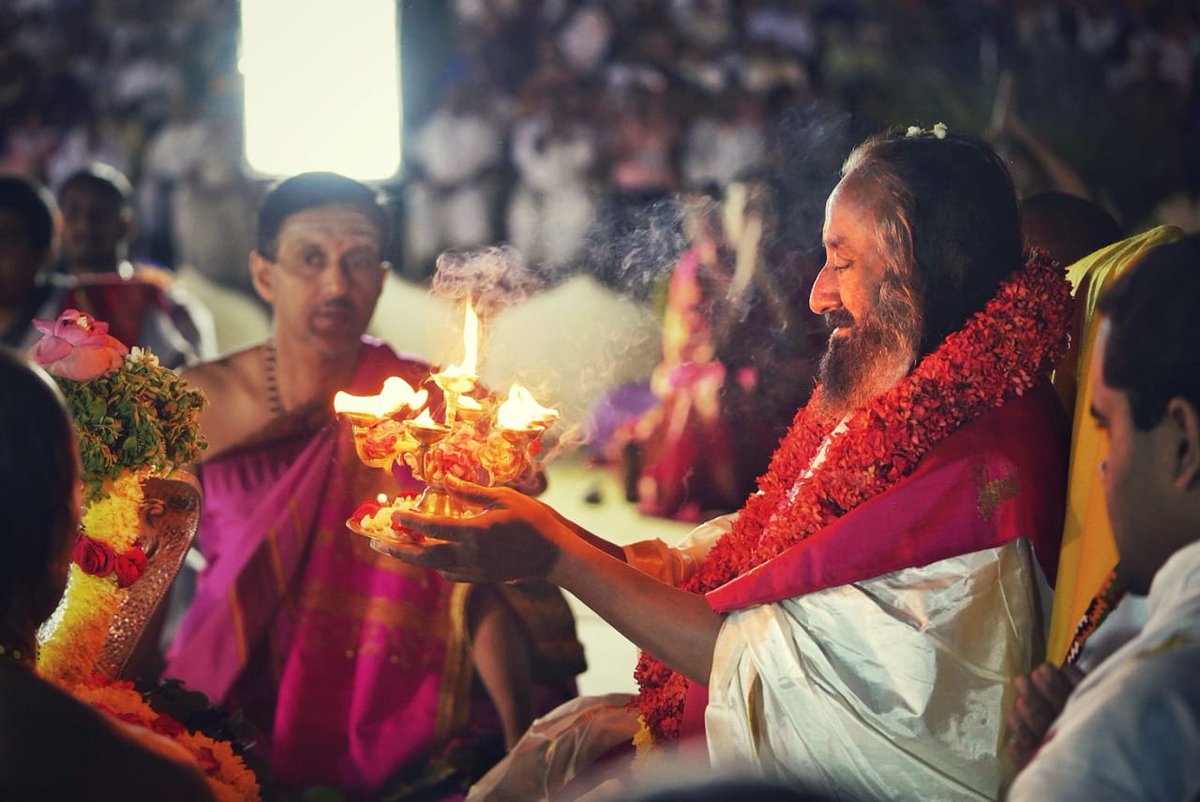 Vaidicpujas's tweet photo. Puja is an expression of the expanded consciousness honoring the whole creation.
#MahaShivRatri2020 with @SriSri @ArtofLiving @BangaloreAshram 
#Mahashivratri #HappyShivratri https://t.co/GpAOVa6Hma