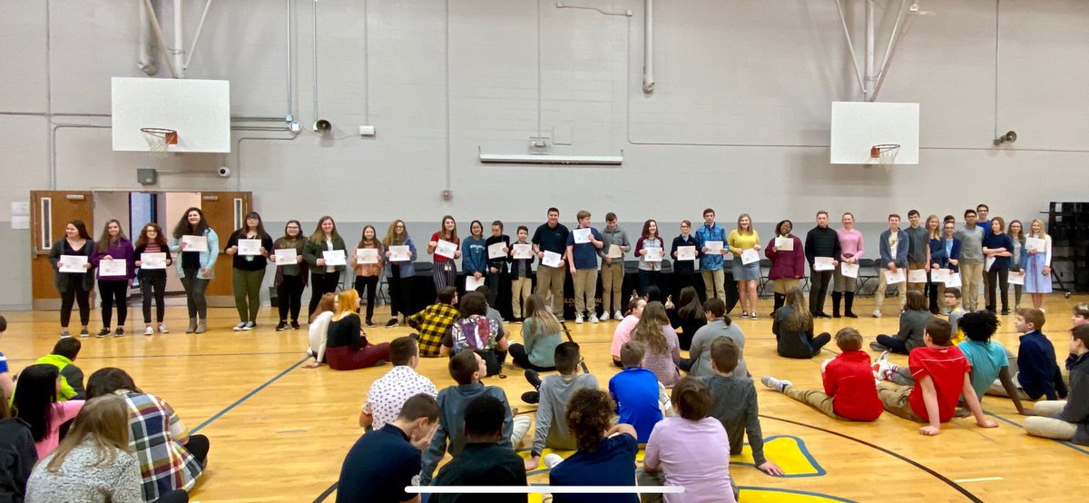 KKeriazes's tweet photo. Congratulations to all the @GIMiddleSchool #STEM fair district qualifiers for @CentralState87 and @OhioFFA! #GISAscience8 #OAISS https://t.co/R0m7pAPkcW