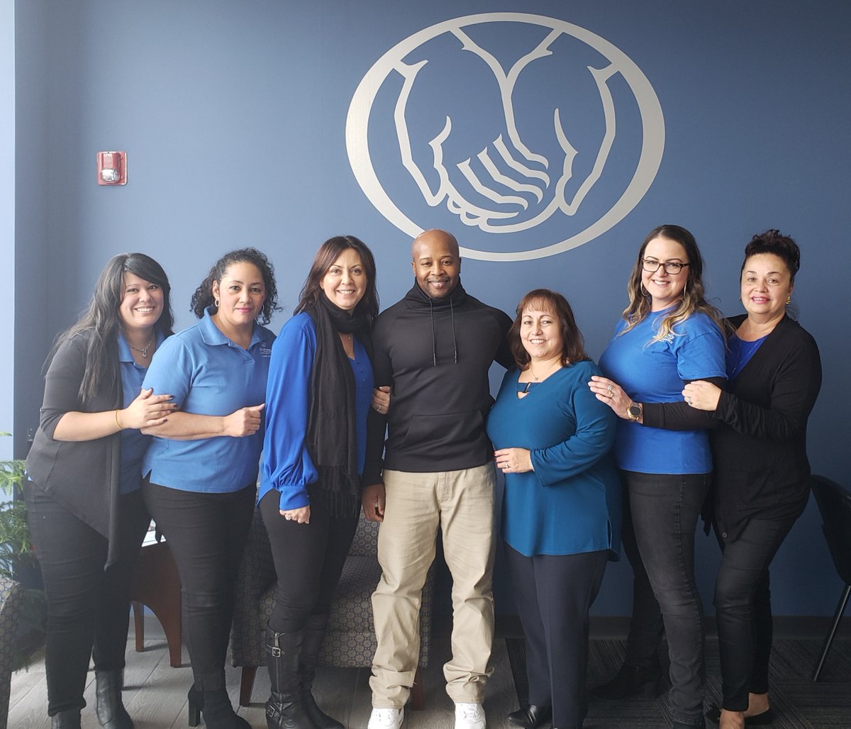 Ignite_Courage's tweet photo. Thank you @AllstateFDN for the $1000 #HelpingHands Grant – and Allstate volunteers from Allstate Insurance Agent: Kasia Starr for your support. Together, we help communities thrive! https://t.co/1kzRUfmhfQ