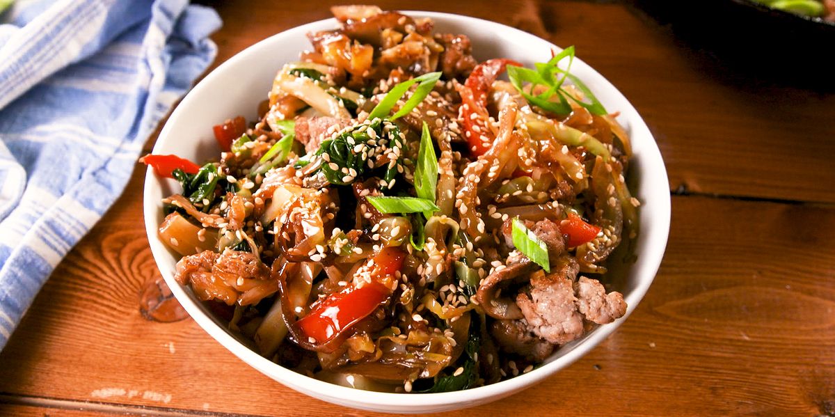 EJerrice's tweet photo. Don't be surprised if this egg roll dish becomes a weekly culinary experience. #delish #dinners  https://t.co/ZBI0H3S7tU https://t.co/EKHwVBBlN9