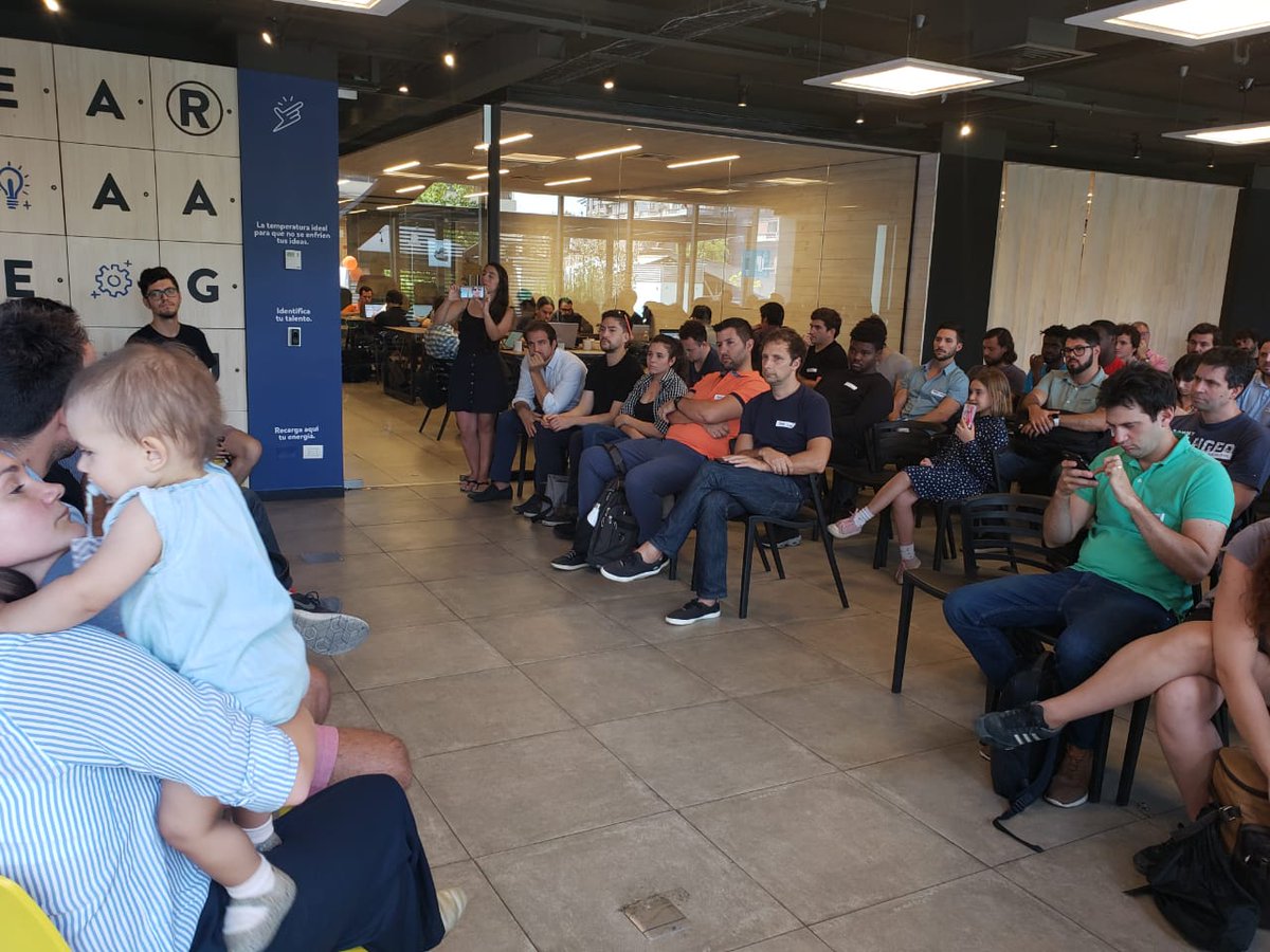 Cba_Diaz's tweet photo. Hoy nuestros alumnis les cuentan a nuestros emprendedores sobre sus experiencias en @startupchile y el mercado Chileno. Esta es nuestra familia, esto es, por lejos, lo más valioso que hay en SUP, su comunidad. #SUPfamily https://t.co/7CUGhKeoZm