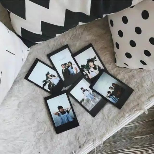pinklauva's tweet photo. ✨ CETAK FOTO ALA POLAROID ✨

Aku mau coba bikin jasa cetak foto ala polaroid yang anti luntur dan anti sobek dengan harga mulai dari 15.000/25pcs 📸

💌 dm me if you’re interested. Thank you! https://t.co/pK4Fs0bWwS