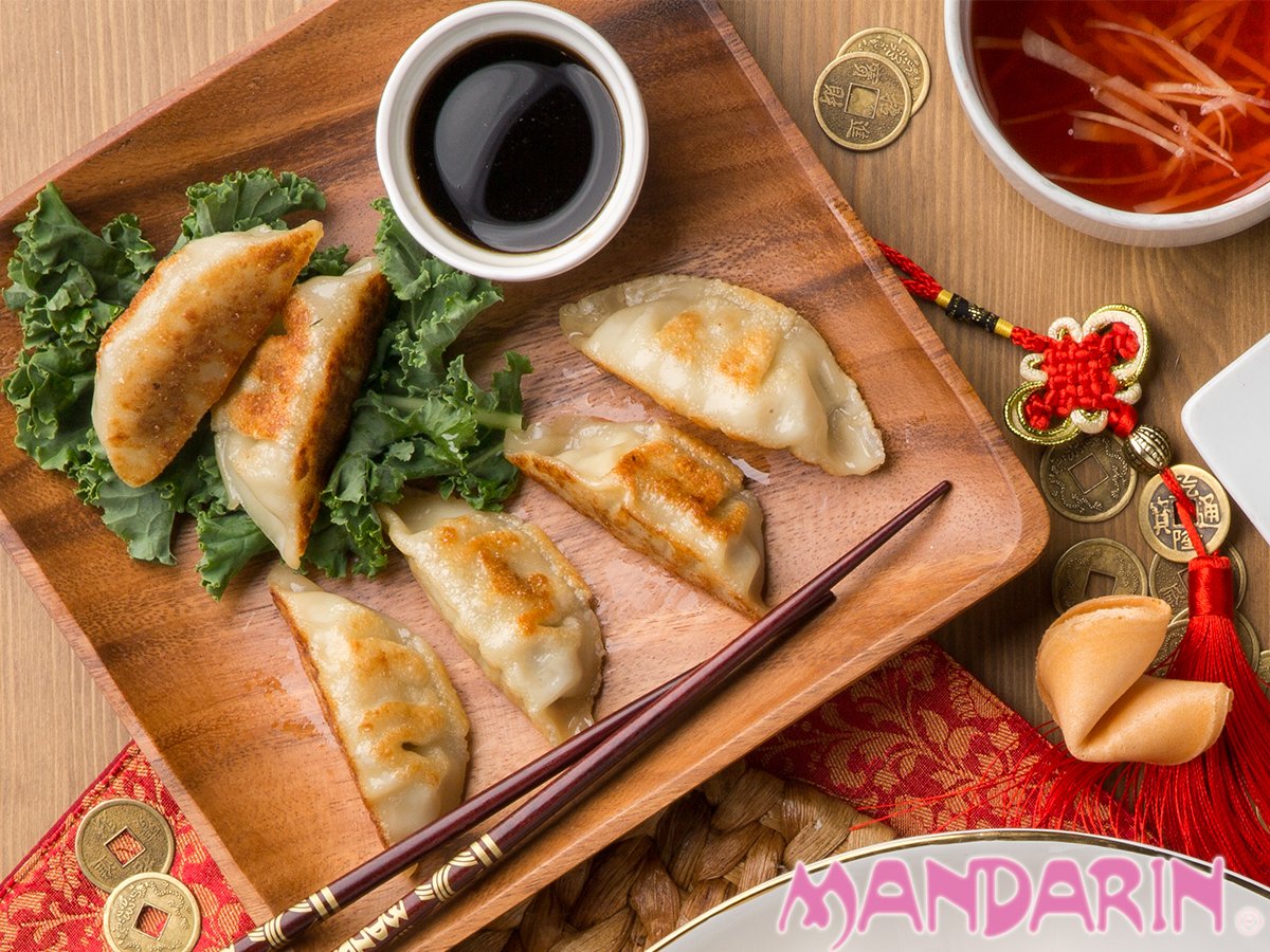 eatmandarin's tweet image. This weekend is your last chance to enjoy #Dumpling Festival feature items like our pan-fried Beef #Potstickers, steamed #HarGow, golden-fried Treasure Bags &amp;amp; more! (Dumpling selection may vary. Promo ends Feb 23. While supplies last). Make a reservation now!