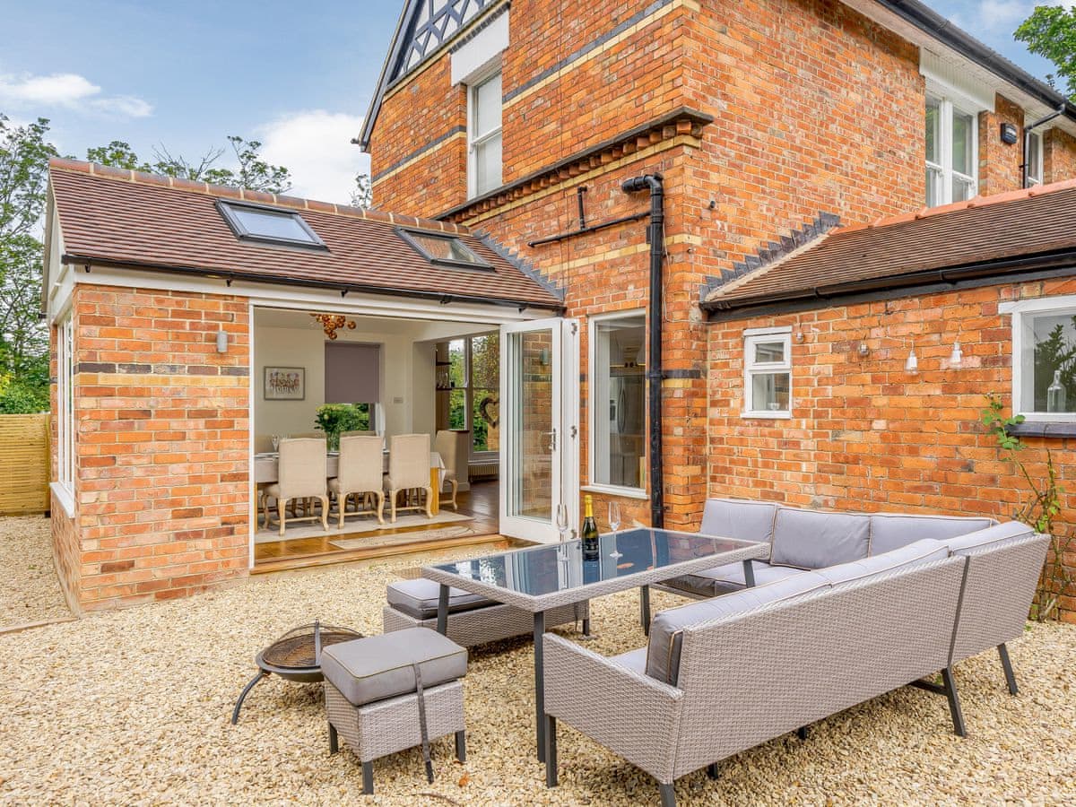 cottages.com tweet media