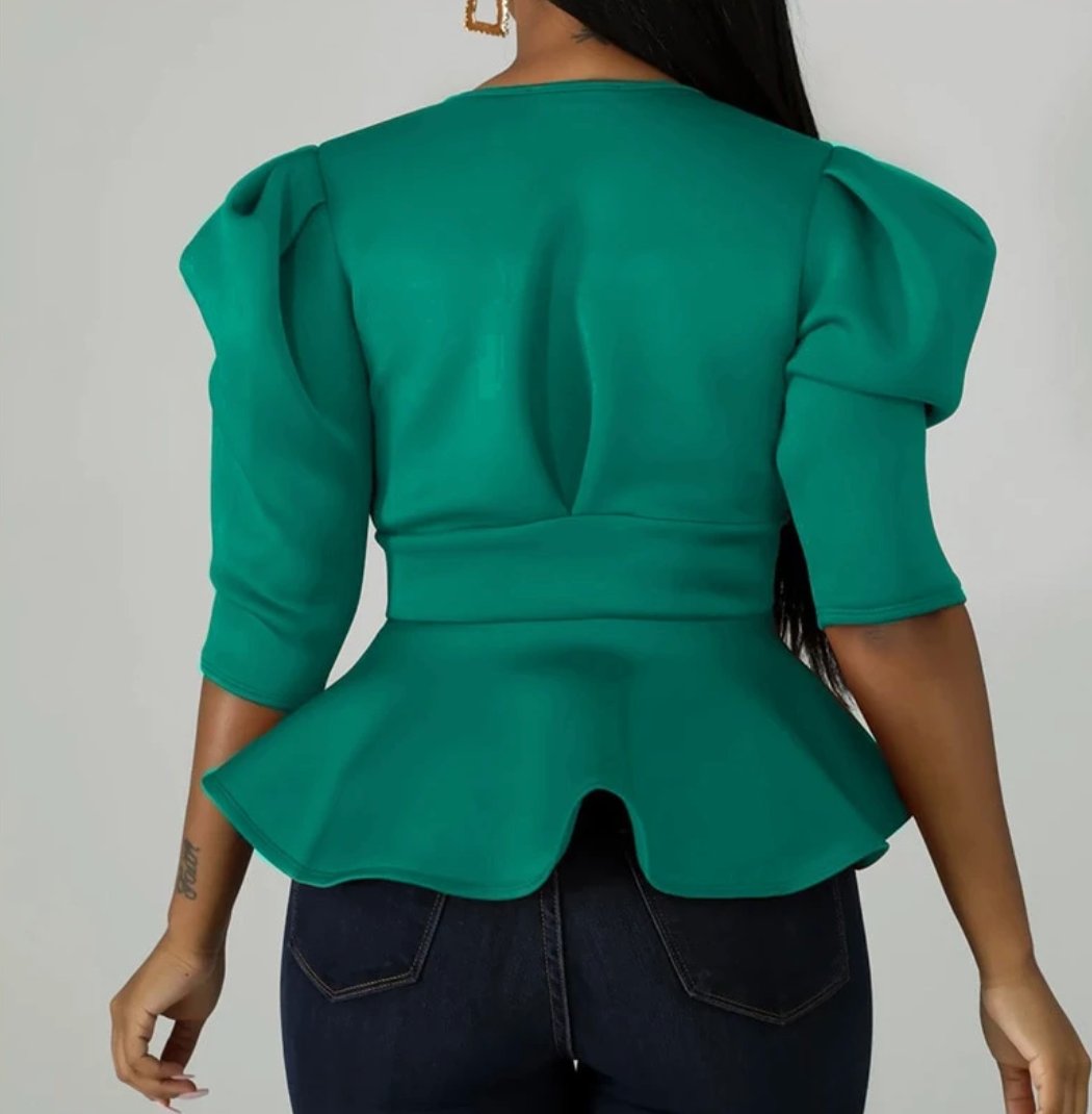XooKool's tweet photo. What if who I hope to be was always me?

👚 Half Sleeve Deep V-Neck Bow Ruffle Crop Top
🔎 https://t.co/JtacXgnt1M https://t.co/WSZAX6uVlY