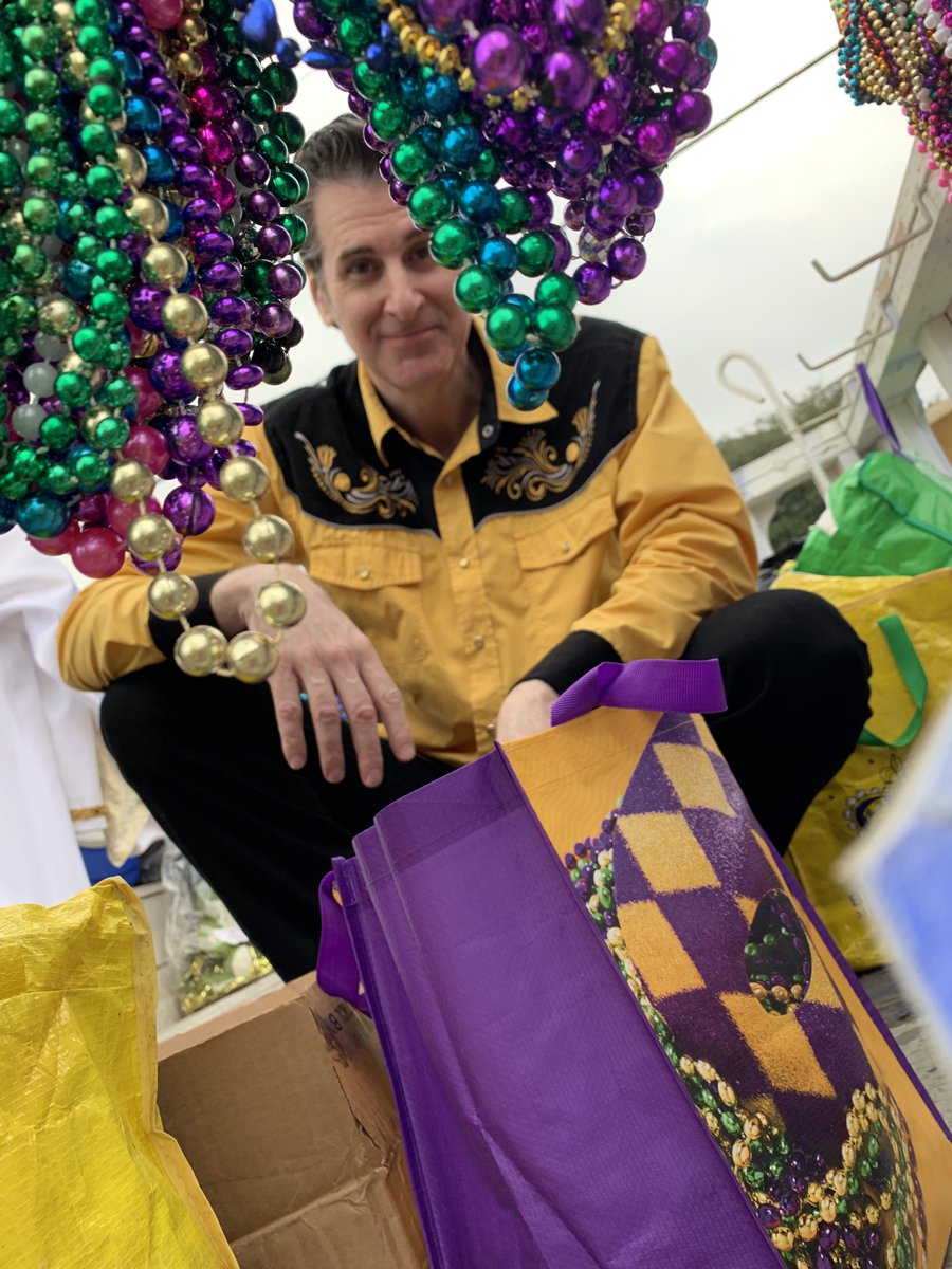 christianserpas's tweet photo. Kick off your Mardi Gras weekend tonite at the BLIND TIGER - Covington, with our "Greatest Duo Show on Earth", 7 - 10 pm. https://t.co/xSrcZo2Ckt