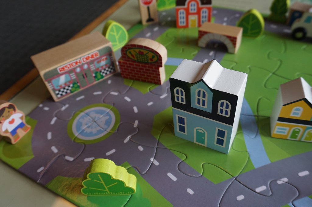 RestonMuseum's tweet photo. Hands-on History! Your little ones can create their own community at the museum with our puzzle and town blocks! #restonmuseum #reston #restonhistory #plannedcommunity #lakeanneplaza #puzzle #blocks #town https://t.co/mTOx7eKDTO