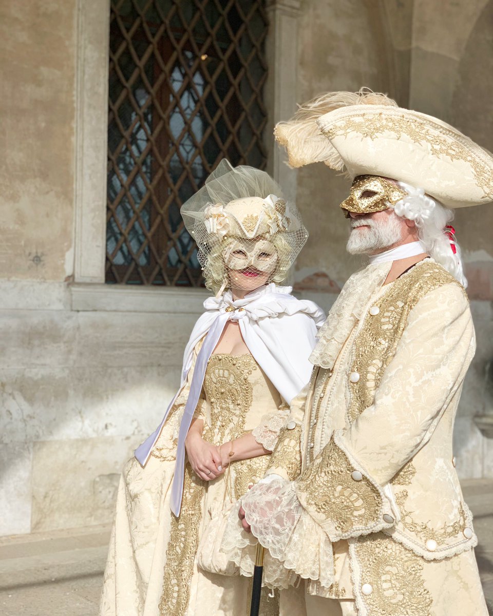 UAVenice's tweet photo. #CarnevaleVenezia2020 &amp; sunny days! 🌞🎭 Happy times! 🥂 https://t.co/4wmBxlP18j