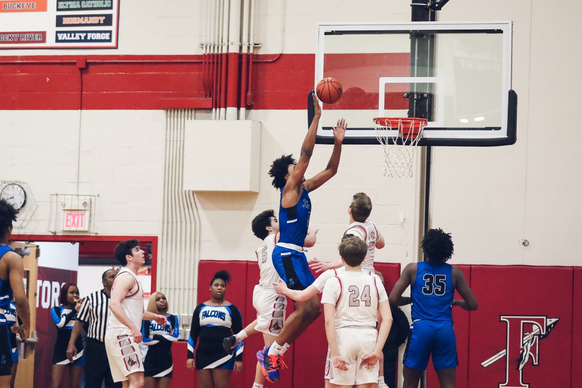 cavs's tweet photo. Lutheran East took down Fairview in this week's @TCPLighting HS Hoops Spotlight 👌🏀

📸📸📸: https://t.co/Lwx8f0TvGV https://t.co/lG84NdD7TW