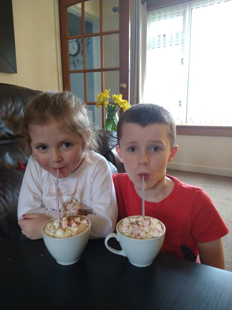 MrsDoc07's tweet photo. Hot Chocolate with marshmallows after braving the rain and tapping some boxes! @StLeonardsEK @BTSEastKilbride https://t.co/8A0XKSuIs2