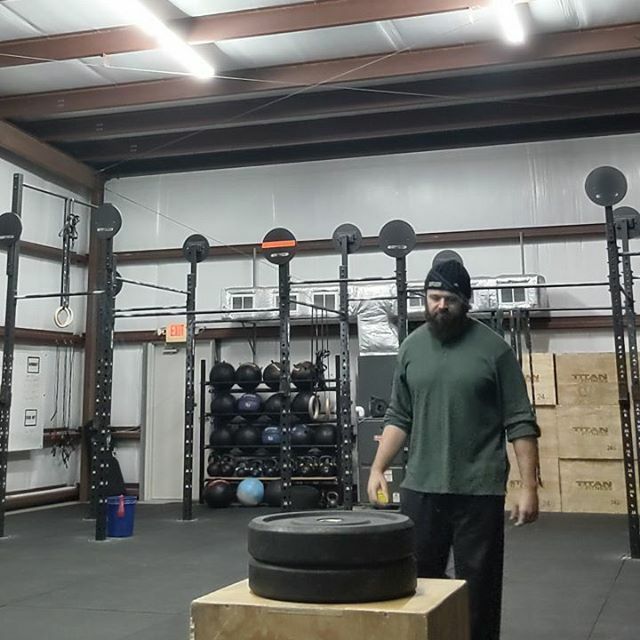 HedStrongTA's tweet photo. Positive affirmation is key to success. 35-36inch box jumps for my post activation potentiation work today. Got three successful jumps here then 12 at 30 inches. Watch #Instavideo:https://t.co/BArjaxlJxb https://t.co/sU2m35muEX