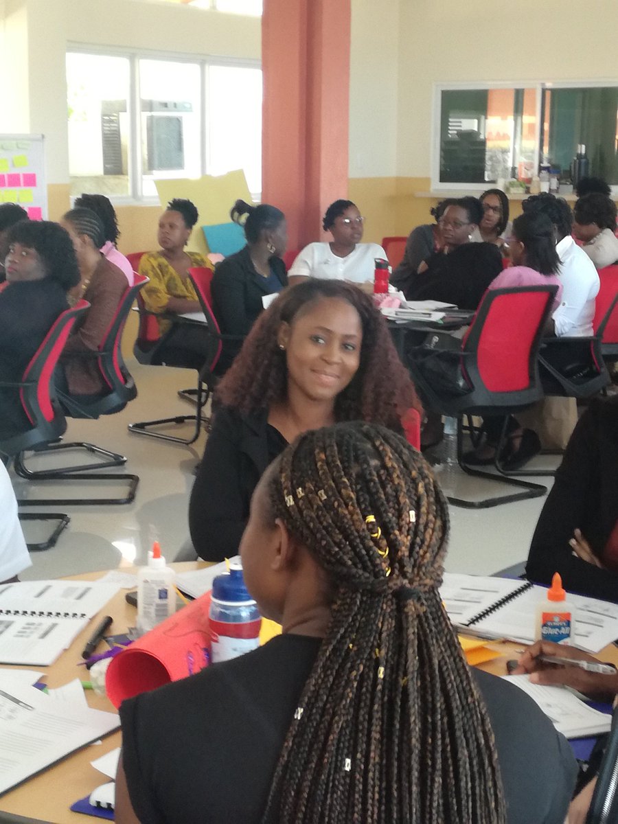 UHWIBPSO2016's tweet photo. #UHWIBPSO Champion's Workshop #Yearofthenurseandmidwife, #bestpracticeguidelines https://t.co/2HQOtA3CPt