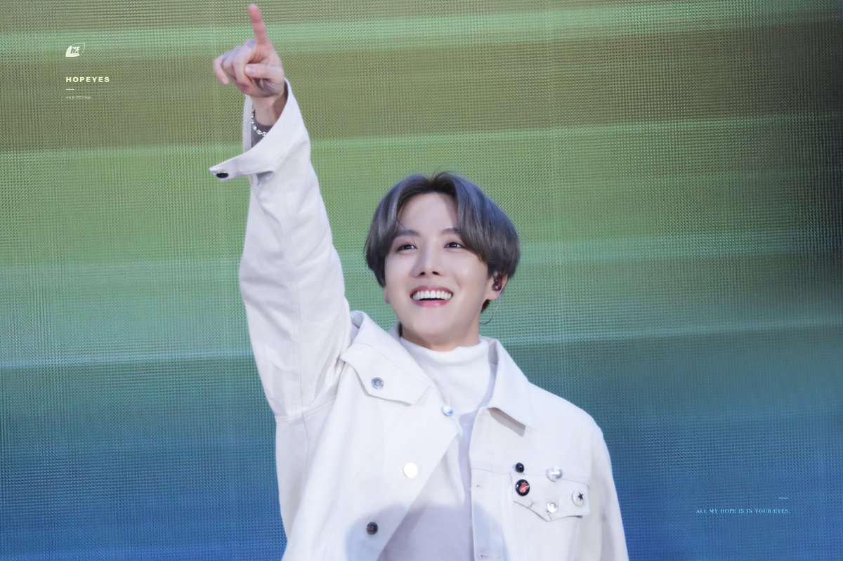 HOPEYES218's tweet photo. 200221 TODAYshow 
머리 색깔👍🏻👍🏻👍🏻
#제이홉 #호석 #호비 #JHOPE
 
@BTS_twt https://t.co/fTeVlzwLjG