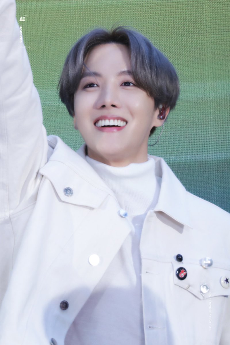 HOPEYES218's tweet photo. 200221 TODAYshow 
머리 색깔👍🏻👍🏻👍🏻
#제이홉 #호석 #호비 #JHOPE
 
@BTS_twt https://t.co/fTeVlzwLjG