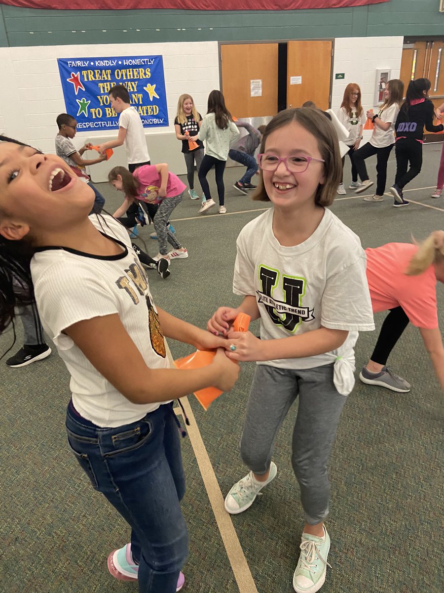 E_Athletictrend's tweet photo. Team building is the way we fight against bullying. Many kids with partnering educational systems are learning life skills on how to become a great teammate through the Team/Anti-Bullying phase of the EAT Kids Fit Program. 

Let’s EAT Anti-Bullying! https://t.co/mbeX4ICJX5