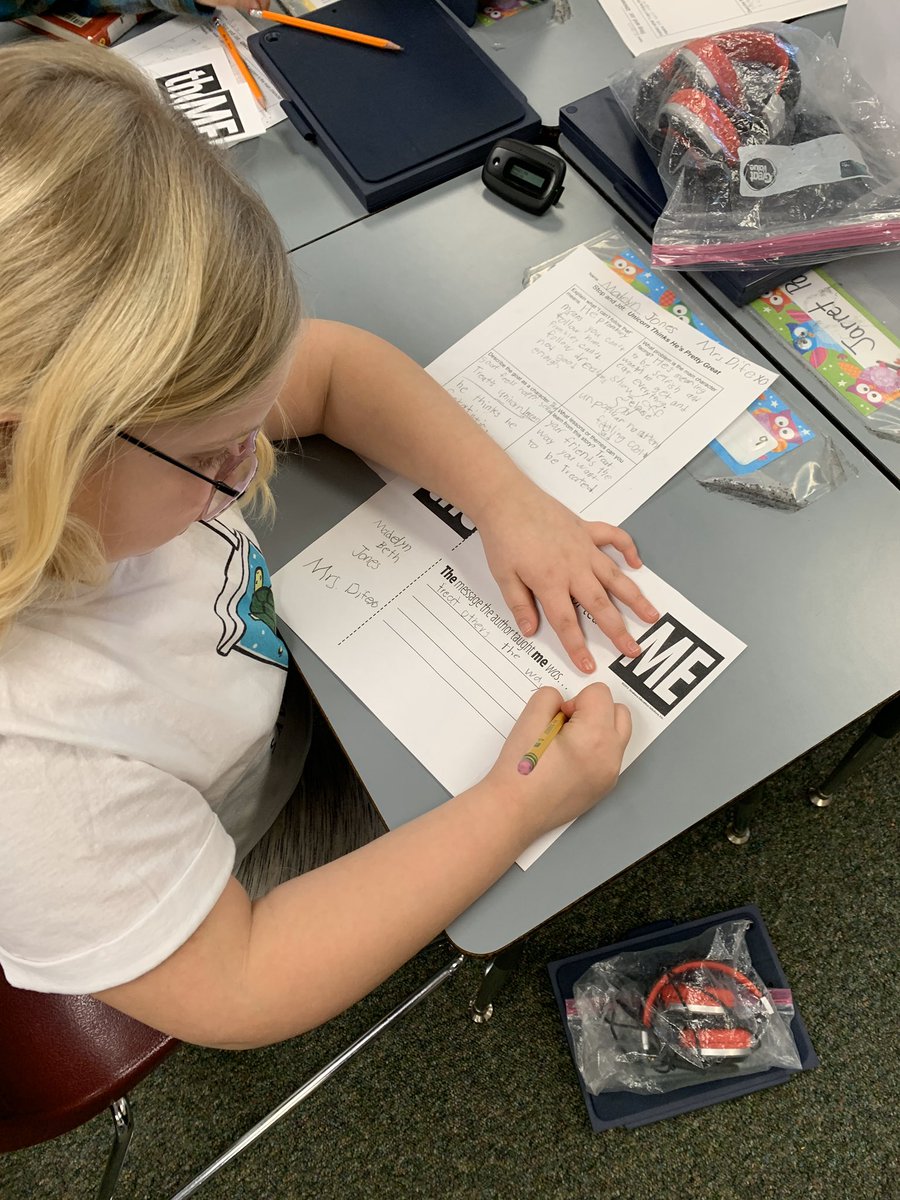 jlthompson26's tweet photo. A big thanks to @GCReads2Succeed for an amazing lesson on Theme, the message the author teaches ME!! We recorded the theme and text evidence on Clips! Can’t wait to create and share more!! #HarrisHappenings #GCSCpride https://t.co/04tjWK3ZGs