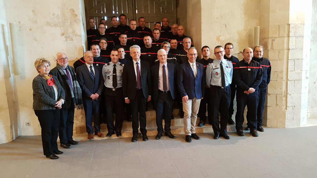 SDIS_89's tweet photo. En fin de matinée, M. GENDRAUD, président du @Departement89, & M. @christophebon89, #PCASDIS89 ont signé, au côté du directeur de cabinet du @Prefet89, la convention de disponibilité #SPV liant le #CD89 & le @SDIS_89, en présence des @PompiersFR volontaires concernés. https://t.co/0bd0LCJUDt