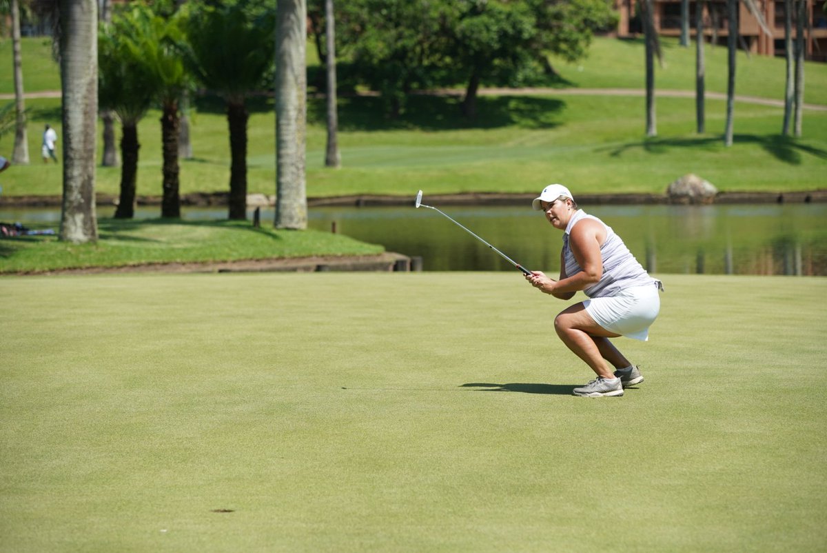 Play-off! <a href="/jt_golf/">Jane Turner</a> birdies the last to take it to sudden death! 🔥

📷: <a href="/golfshan17/">GolfShan17 🚨</a> 
#SAWomensMasters
#SunshineLadiesTour
#ItStartsHere
#InvestecGolf pic.x.com/zcrRGm4Vz7
