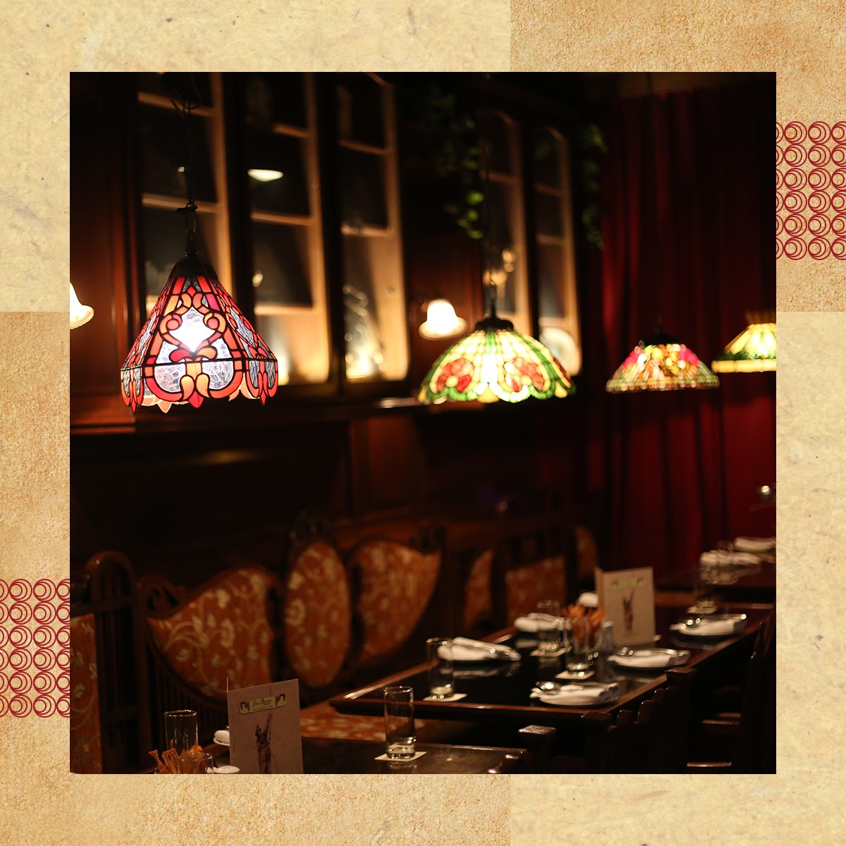 chor_bizarre's tweet photo. Friday night plans? Dine under the #vintage lampshades at #ChorBizarre at Hotel Broadway #AuthenticIndian #IndiasRestaurant  #OldDelhi https://t.co/x3t2qSdG4T