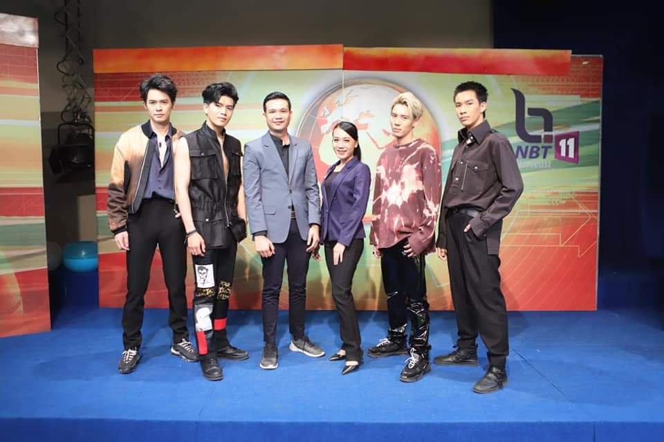 billy__official's tweet photo. Repost imainterofficial
ขอบคุณ รายการ #อีสานเช้านี้ ขอบคุณ พี่น้องชาวอุบลที่ติดตามบอยแบนด์น้องใหม่ "ซีเบิร์สเตอร์" ฮักหลายๆเด้อ😍
#Danger
#Zburster
#iMAInter #IMAACADEMY
#Dangerboyband
#วงใหม่อันตรายมาก
#billyZburster
#Billy_patchanon #บิิลลี่ภัทรชนน https://t.co/vWE3XEQr6O