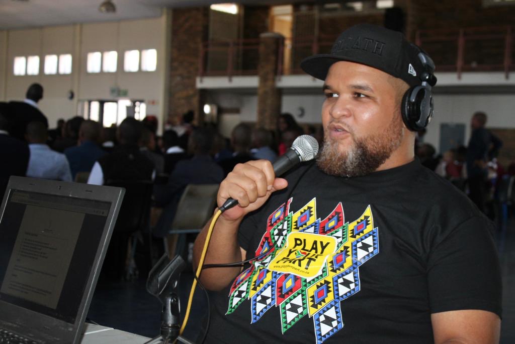 PlayYourPartSA's tweet photo. Through the @PlayYourPartSA Part programme, @Brand_SA has managed to uplift youth in various societies which has yielded the highest returns in the quest for socio-economic development in our country. #PlayYourPart 

📸:  @Boss99_SA https://t.co/GKnbVx4Nhc