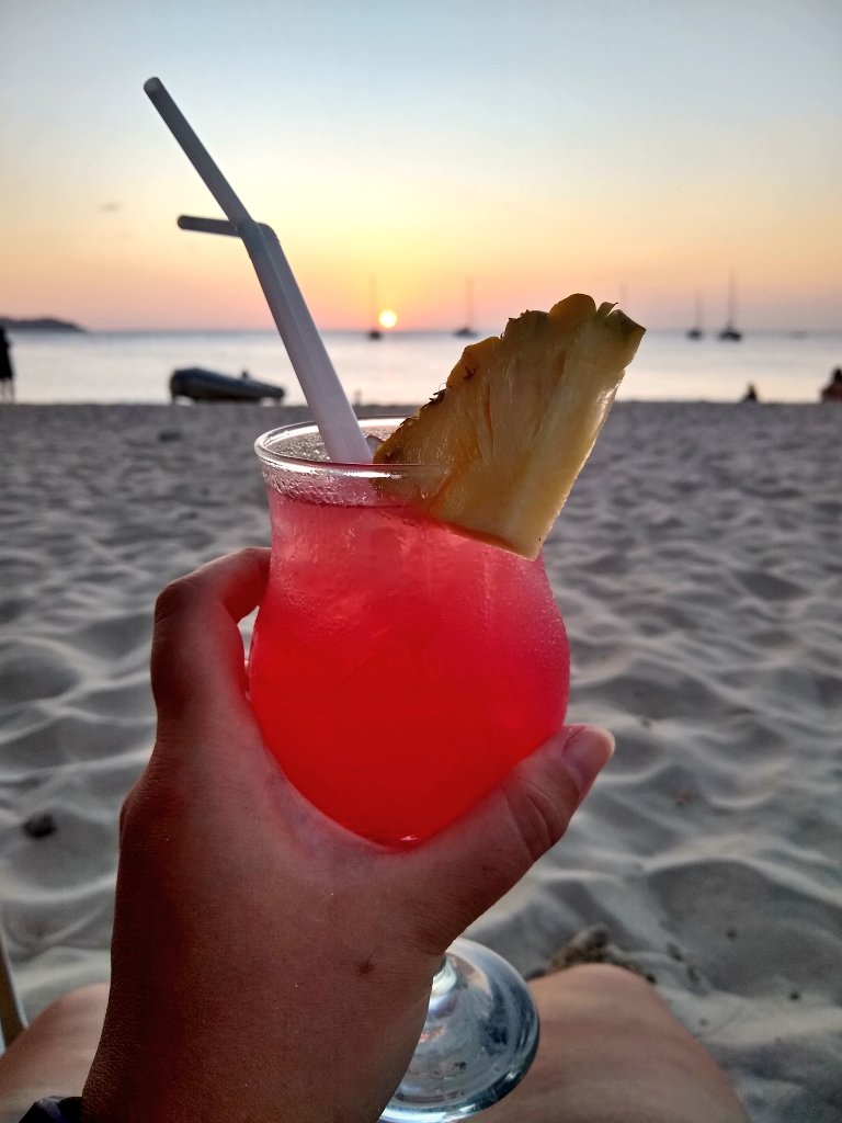 WildLovelyWorld's tweet photo. @TravelBugsWorld @MonkeysVentures @GreenMochila @perthtravelers @thezeelog @PeacoatTravels @TravelAddicted8 @TravelholicLife @NomadicEdventu1 @Adventuringgal So thankful to enjoy this beautiful sunset right now on Koh Mook 🍹🏝️🌅 #thankfulthursday #kohmook #kohmuk #thailand #cocktail #sunset https://t.co/B9moF5jLvm