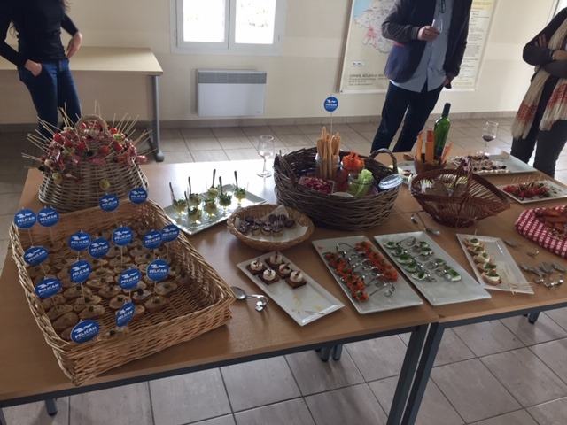 Pelican_AS's tweet photo. Présentation de Pelican Air Services au siège de l'association des Vignerons Indépendants de Nouvelle-Aquitaine,suivi d'un brunch pour échanger et discuter avec les différents vignerons présents

@vigneronindep @VinsdeBordeaux @Bordeaux @Vinsstemilion @Aerobergerac @Aeroport_BOD https://t.co/m2S1GIw5Md